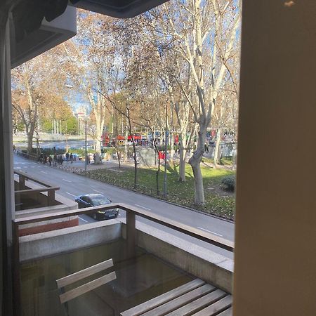 Ferienwohnung Lujoso Apto Paseo Del Prado Madrid Exterior foto