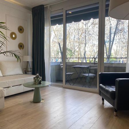 Ferienwohnung Lujoso Apto Paseo Del Prado Madrid Exterior foto