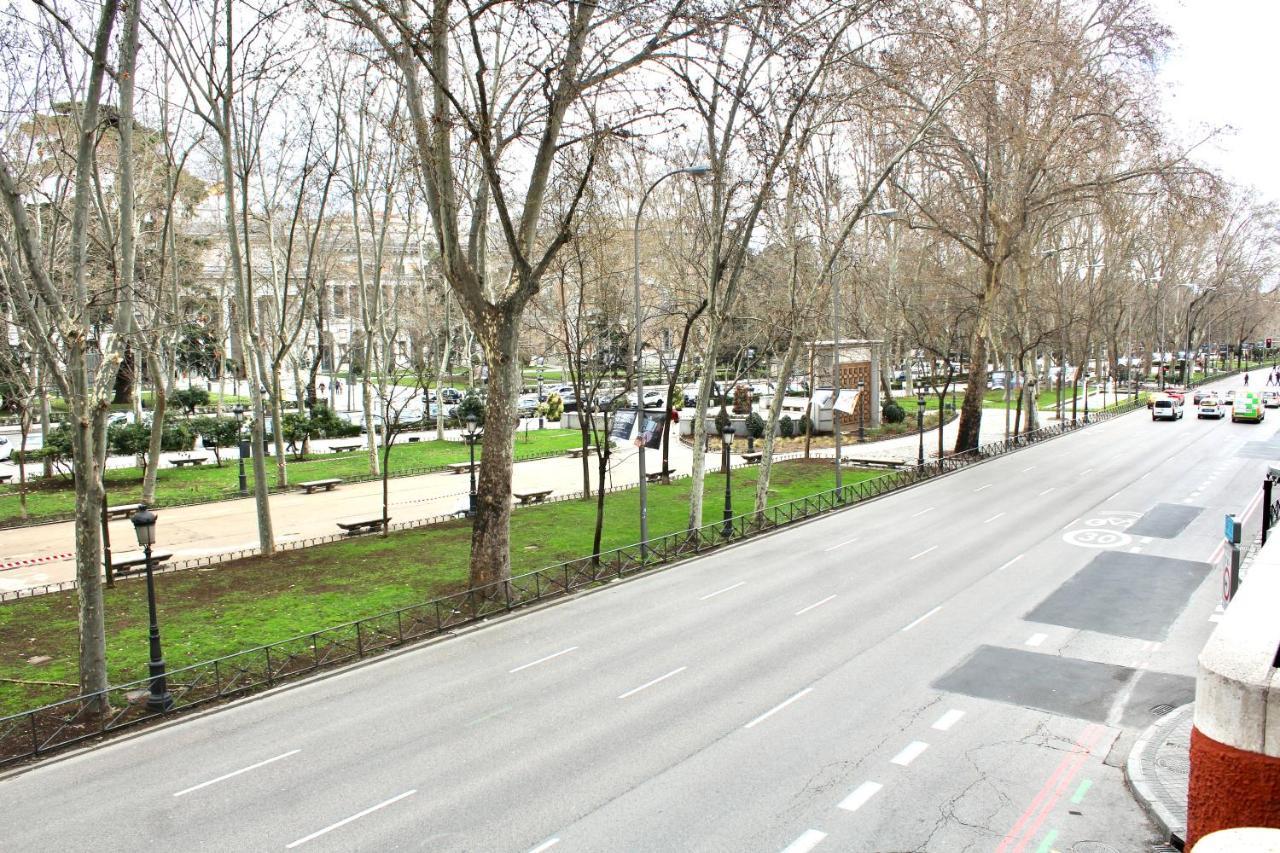 Ferienwohnung Lujoso Apto Paseo Del Prado Madrid Exterior foto