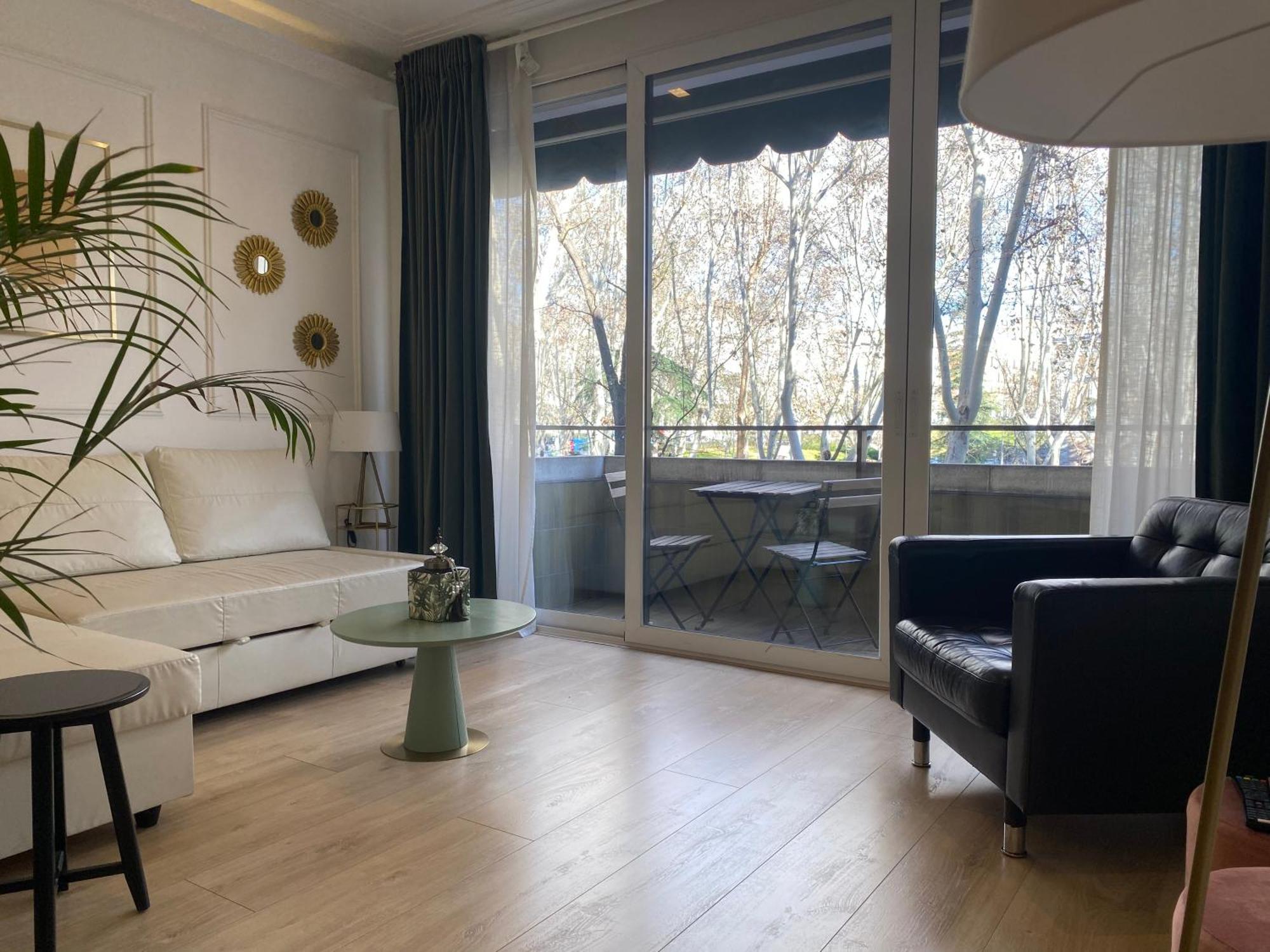 Ferienwohnung Lujoso Apto Paseo Del Prado Madrid Exterior foto