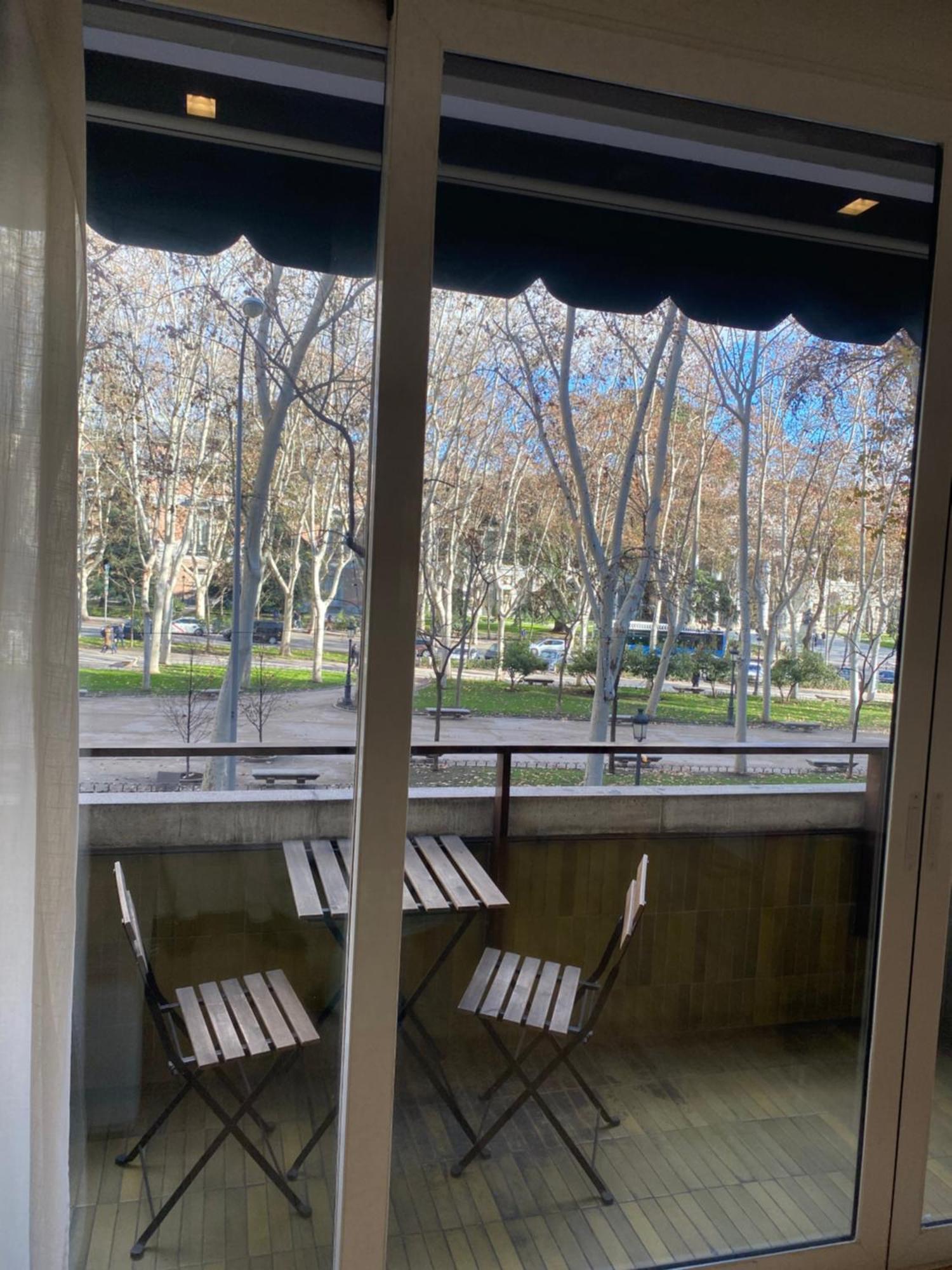 Ferienwohnung Lujoso Apto Paseo Del Prado Madrid Exterior foto